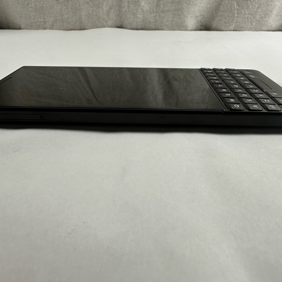 BlackBerry Key2 Unlocked - Picture 6 of 6